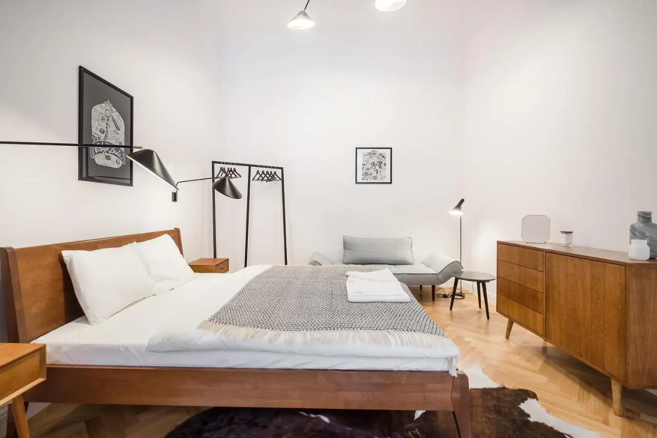 Apartment Bpr Scandi Home - Designer Apt At Kiraly Street With Ac Budapest Hungary