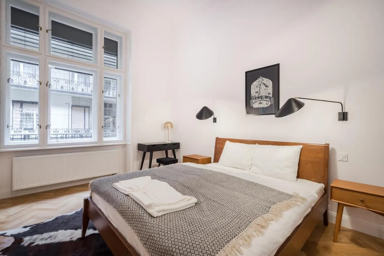 Bpr Scandi Home - Designer Apt At Kiraly Street With Ac Budapest